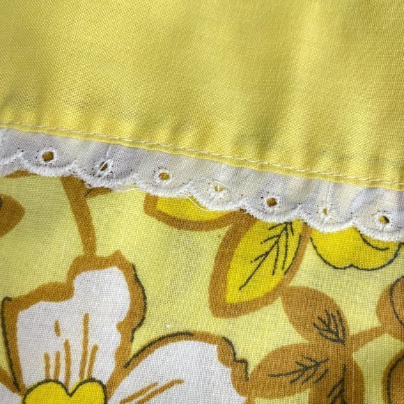 Vintage Yellow & Gold Floral Eyelet Trim Flat‎ Bed Sheet Full Size - Picture 4 of 4